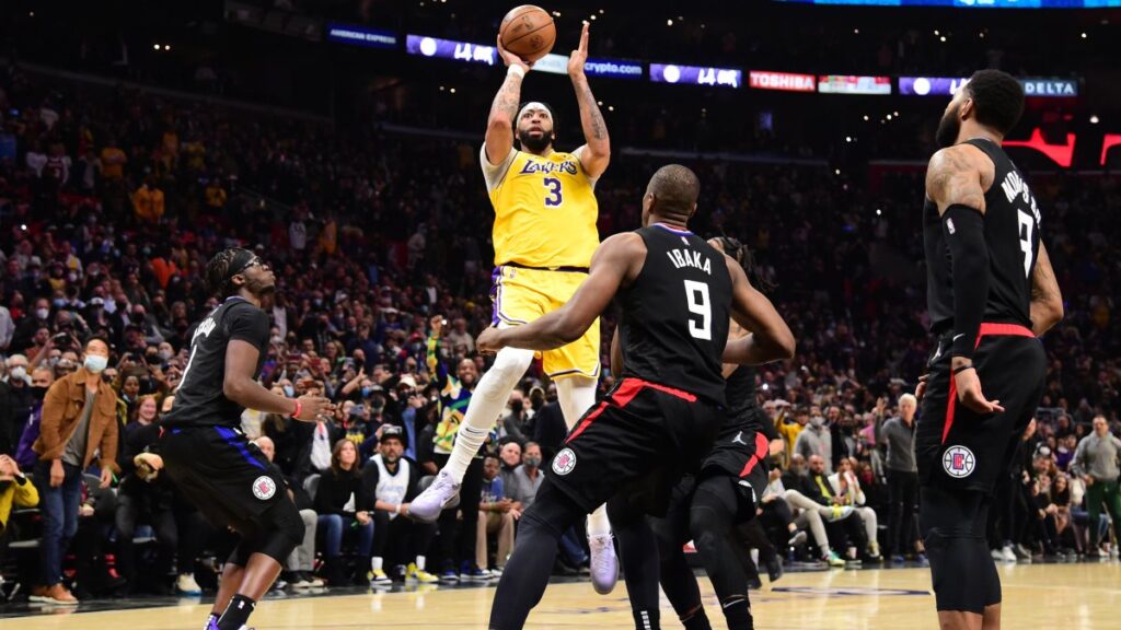 Jackson impulsa a Clippers a triunfo sobre Lakers