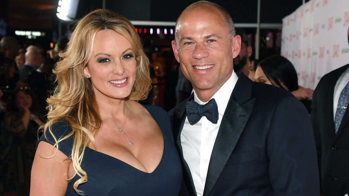 Abogado Michael Avenatti es hallado culpable de robar $300,000 a actriz porno Stormy Daniels, que dice se acostó con Trump