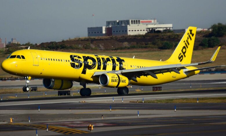 Frontier Airlines compra a Spirit Airlines