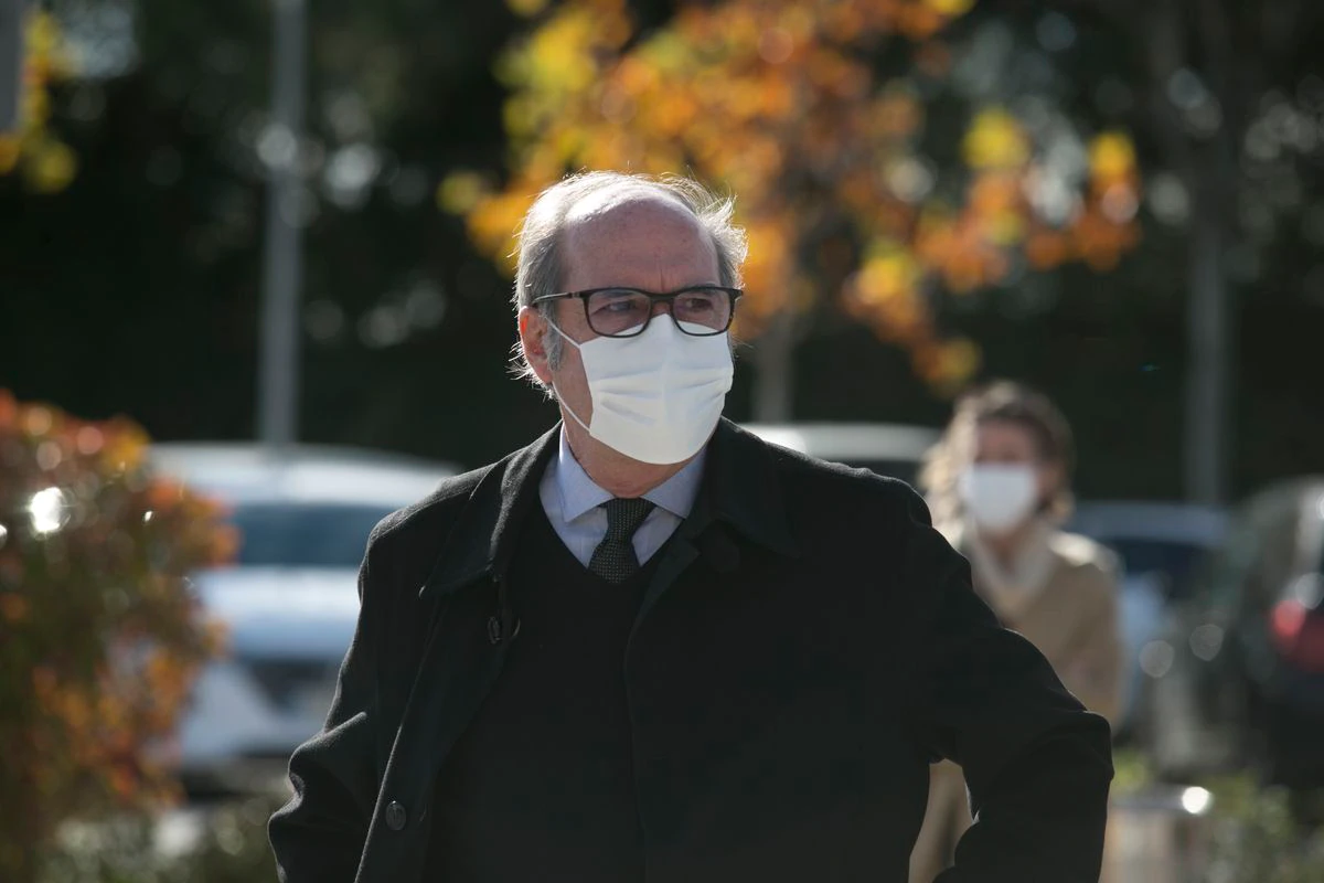 Una comisión obligada