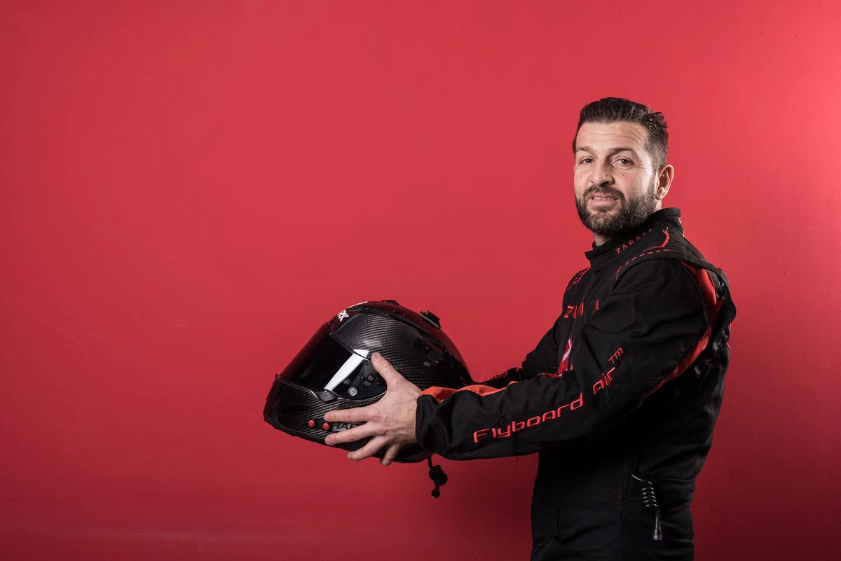 Franky Zapata, empresario e inventor: “En tres años se podrá ir a comprar el pan volando”