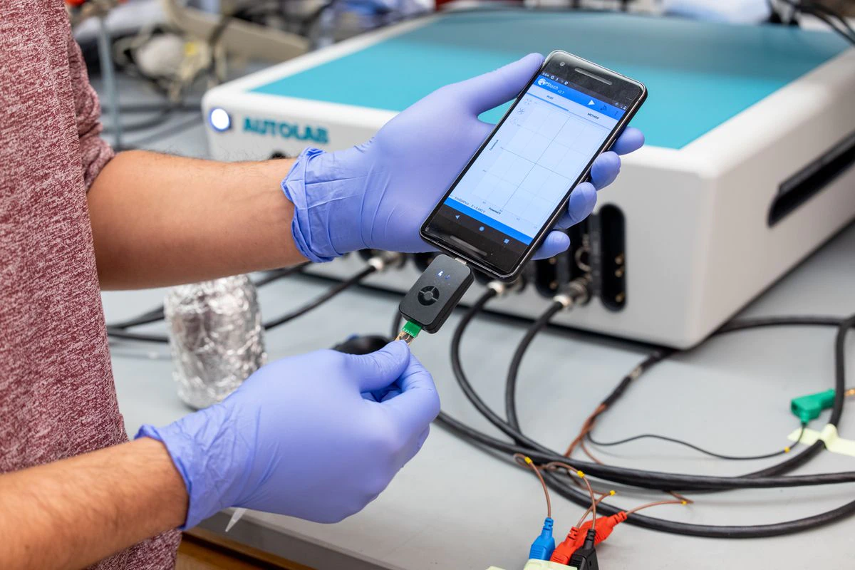 Pruebas baratas, inmediatas y accesibles para detectar la infección por covid con el teléfono móvil