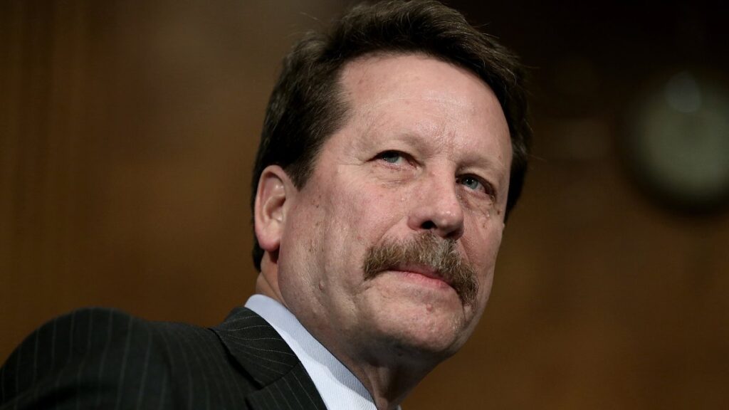 Senado confirma a Robert Califf como nuevo director de la FDA