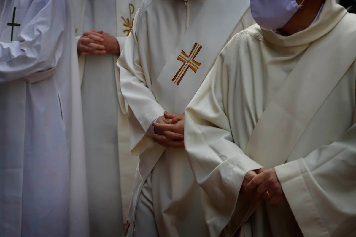 Unidas Podemos negocia con el PSOE una fórmula de consenso para investigar los abusos en la Iglesia