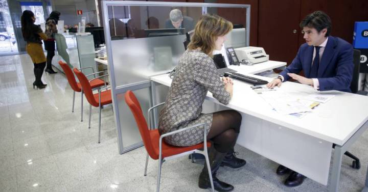 BBVA y Bankinter dan un giro a su oferta hipotecaria al endurecer las de tipo fijo y suavizar las variables