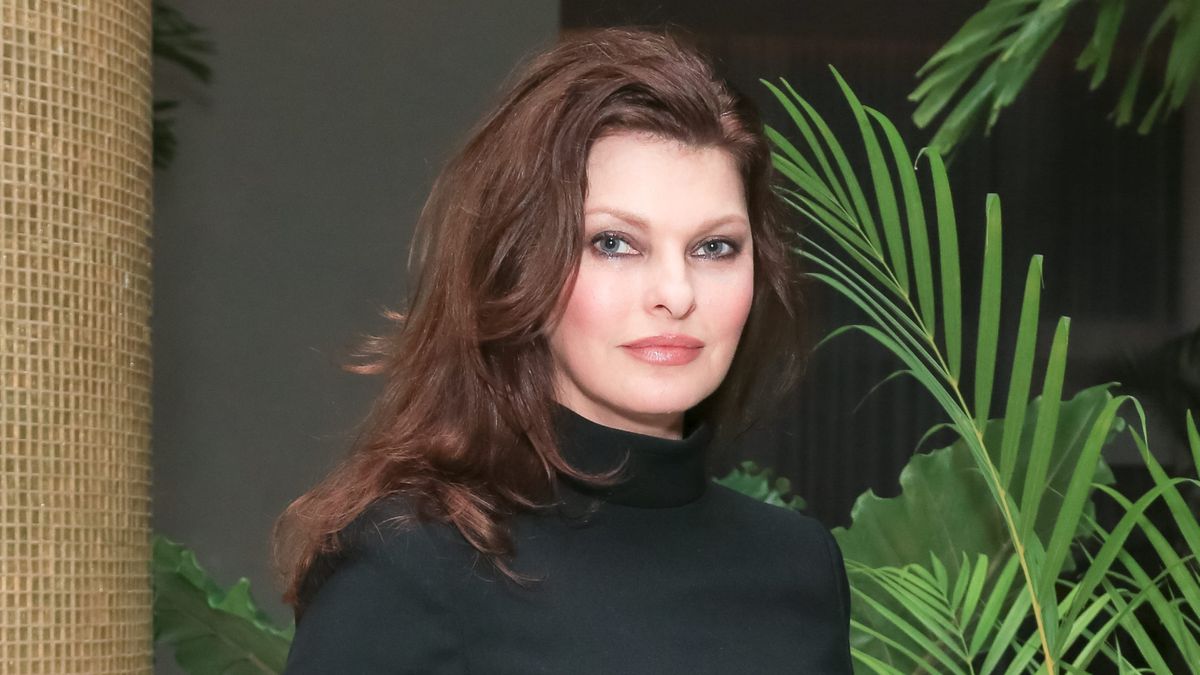 Linda Evangelista habla tras su problema estético: “No me miro al espejo. No soy yo”