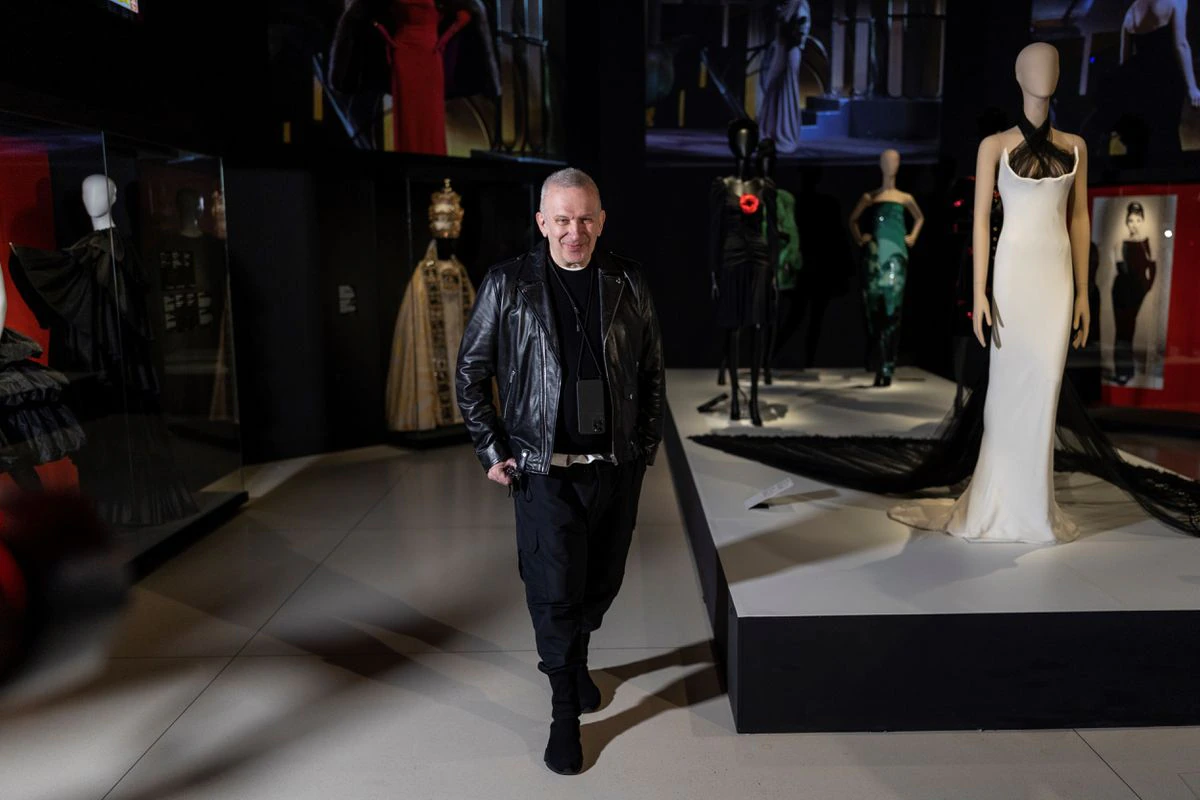 De la emancipación de Marlene Dietrich al carácter de ‘Kika’: Jean Paul Gaultier explora la relación entre el cine y la moda