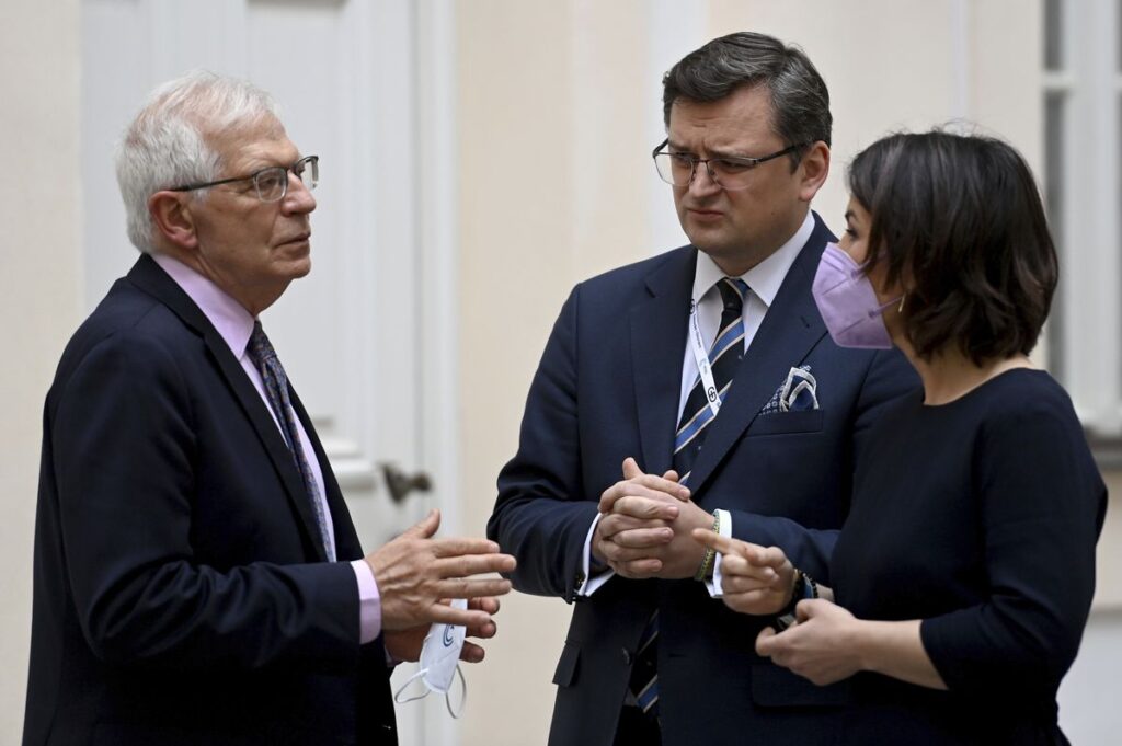 El conflicto entre Rusia y Ucrania, en directo | La Unión Europea defiende el diálogo entre Biden y Putin impulsado por Macron