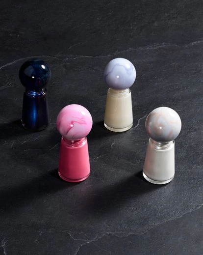 Colección de esmaltesde Pleasing, la firma de belleza nobinaria del cantante británico HarryStyles.