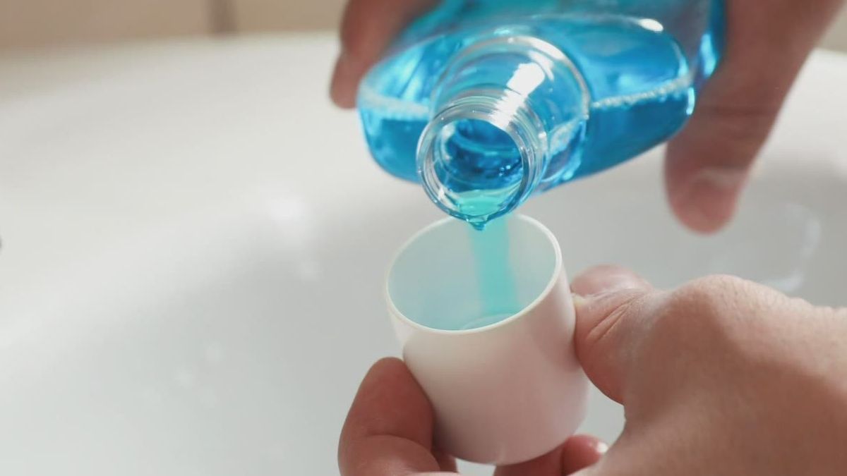 30 segundos, lo que tarda el enjuage bucal en matar al coronavirus