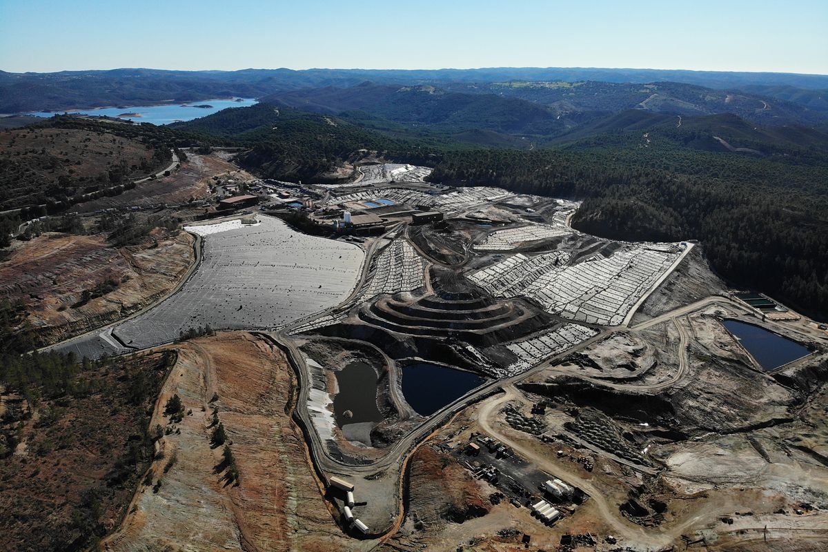500 camiones trasladarán desde Sevilla a Huelva 12.300 toneladas de residuos peligrosos procedentes de Montenegro