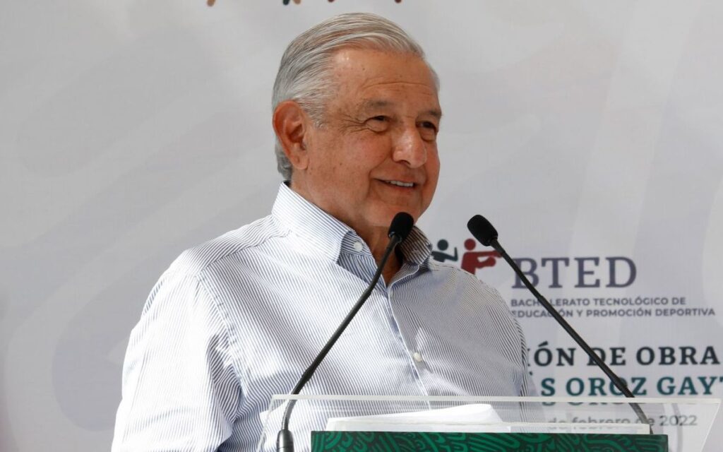 AMLO propone dar apoyos para disuadir a grupos que toman casetas