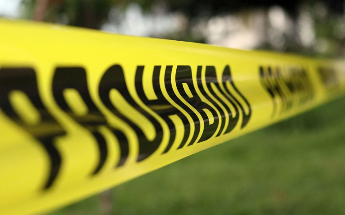 Abandonan auto con dos cadáveres afuera de la Universidad de Colima