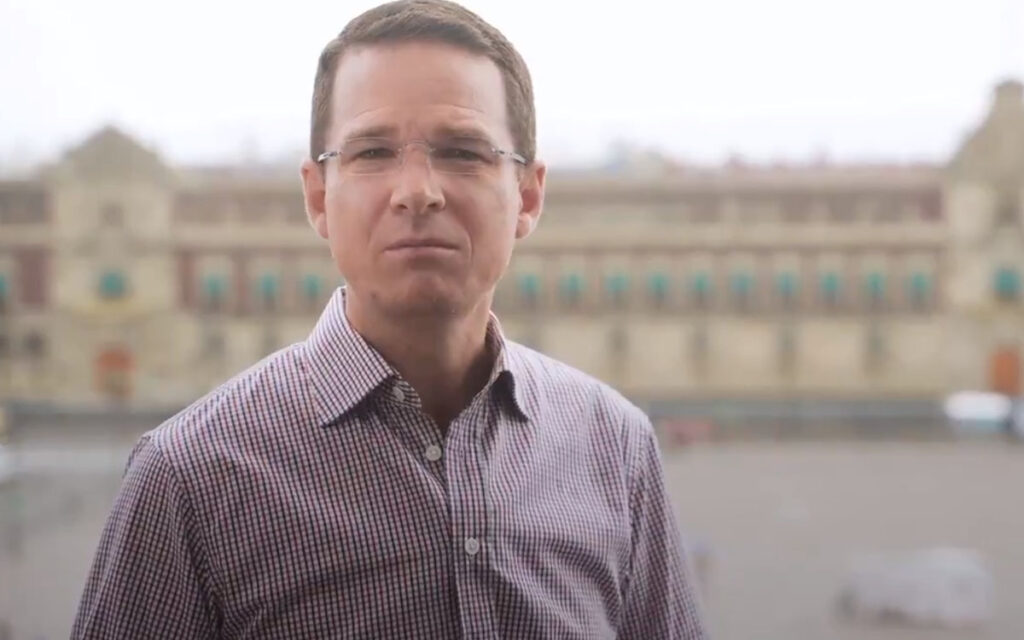 Abogados de Ricardo Anaya acuden a audiencia ante juez federal