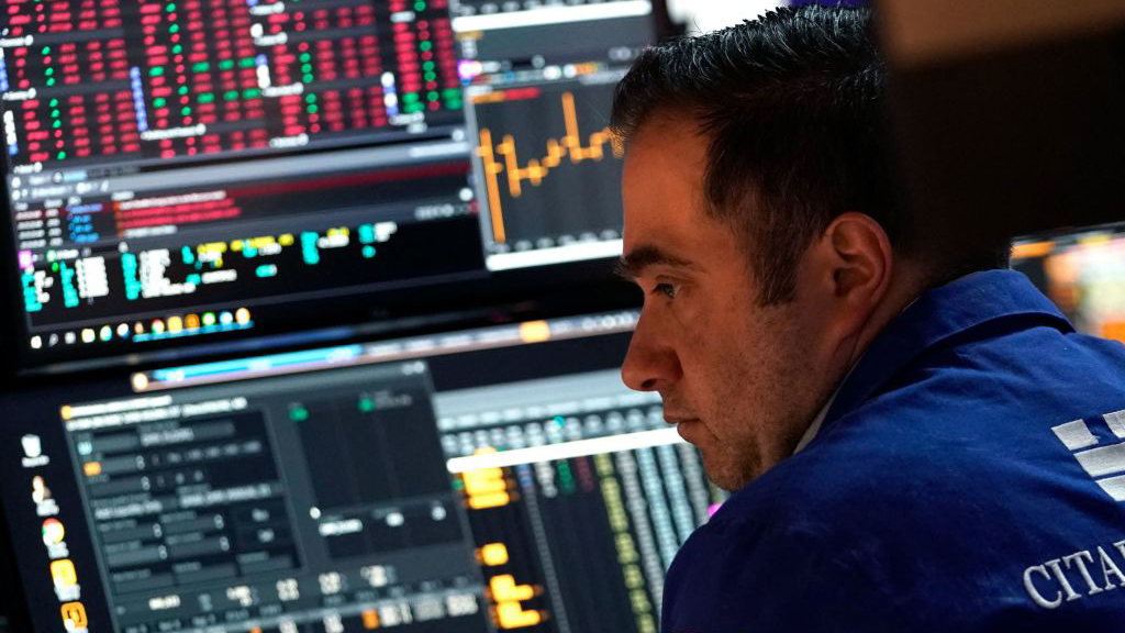 Acciones se desploman y el precio del petróleo se dispara por invasión Rusia en Ucrania