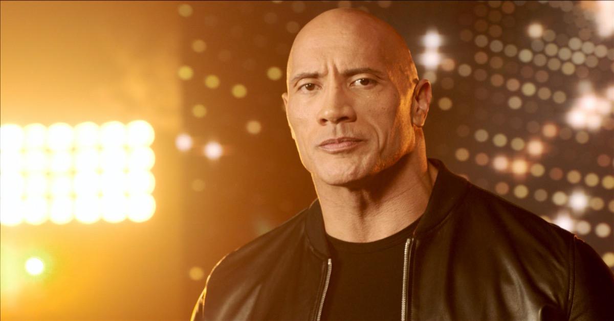 Los fanáticos de Dwayne Johnson celebran el 50 cumpleaños de Black Adam Star