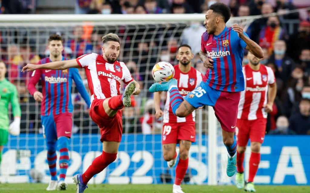 Barcelona domina al Atleti (4-2); Real Madrid vence al Granada (1-0)