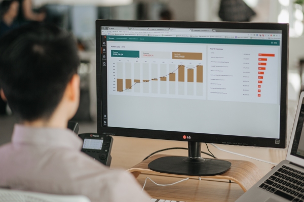 Bench bookkeeping service raises $18 million in funding