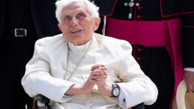 Benedicto XVI pide perdón por el manejo de casos de abuso sexual a menores en Alemania