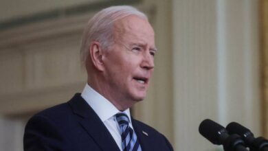 Biden anuncia un nuevo arsenal de sanciones y acusa a Putin de querer “restablecer la Unión Soviética”