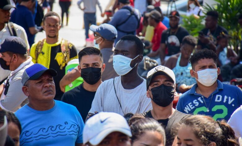 CNDH solicita medidas cautelares para los más de 2 mil migrantes que se manifiestan en Chiapas | Videos