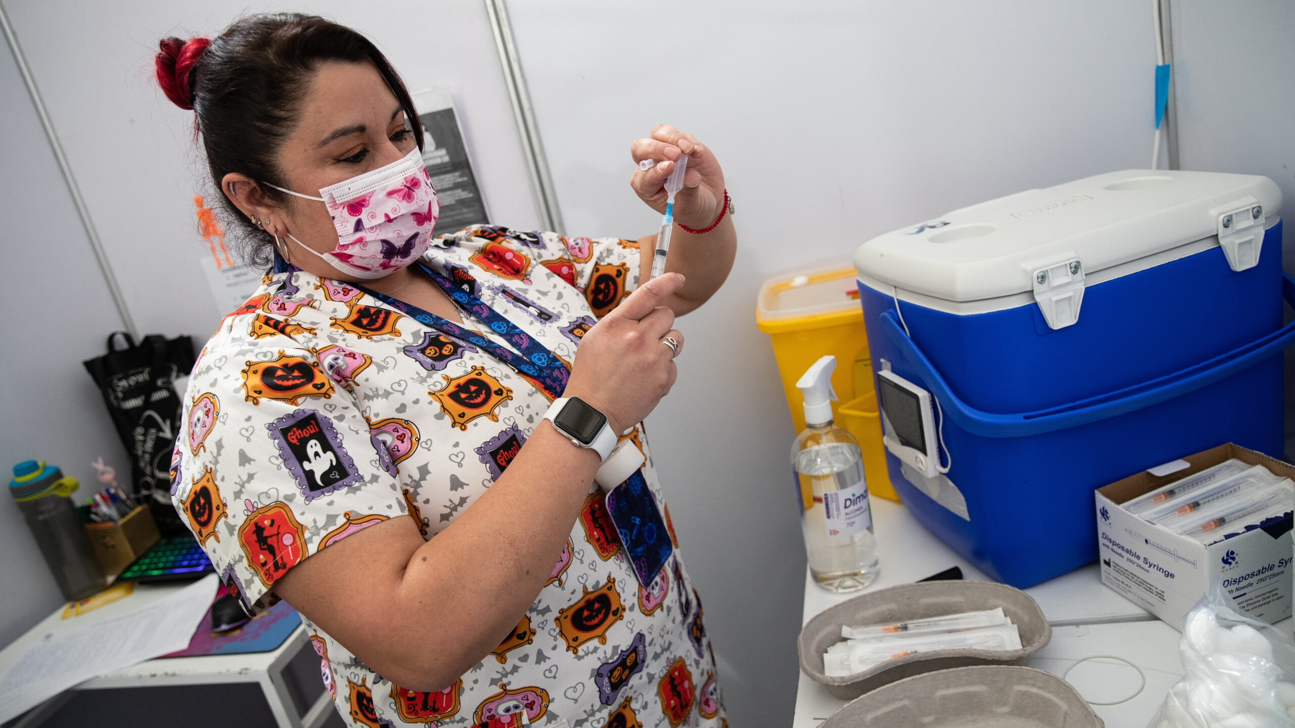 Chile comienza a aplicar de modo masivo la cuarta dosis de la vacuna contra el COVID-19