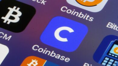 Coinbase aplasta las expectativas en las ganancias del cuarto trimestre, pero las acciones se hunden a medida que informa un comienzo de año más lento