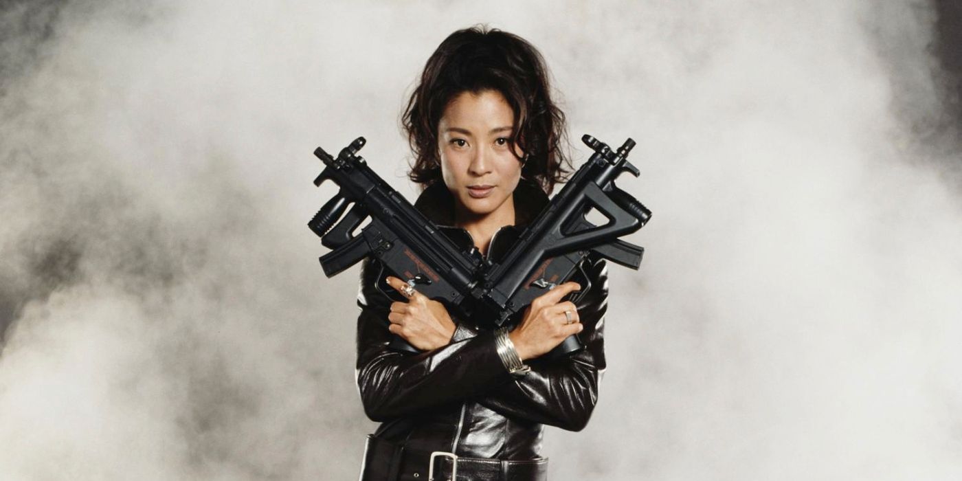 Cómo 007 comenzó a evolucionar en los años 90, según la chica Bond Michelle Yeoh