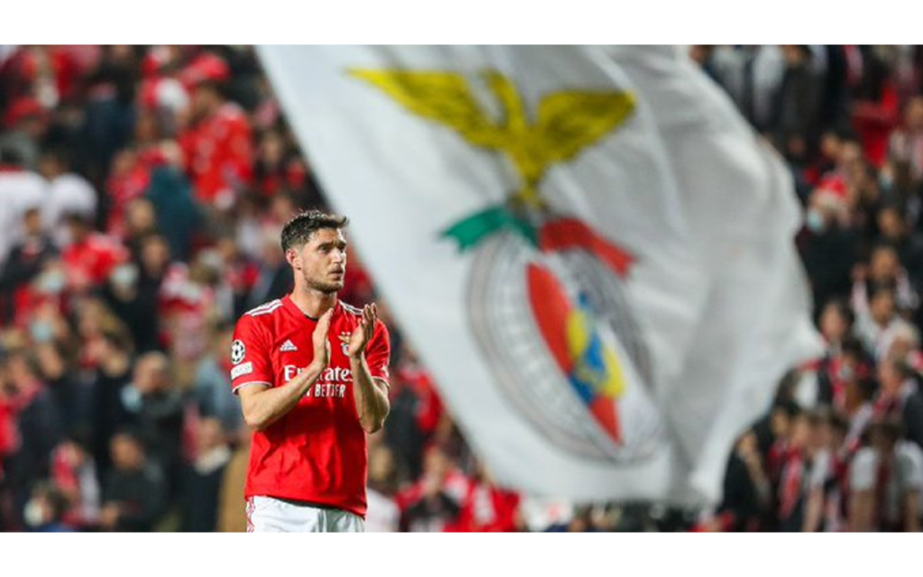 Conmueve ovación del público a Roman Yaremchuk en el Estadio Da Luz | Video