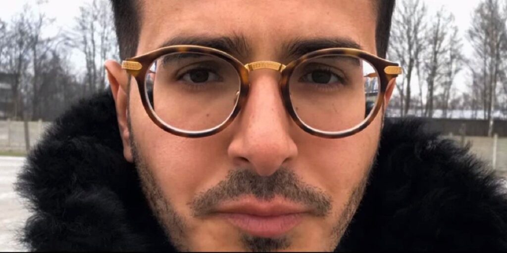 Cuántos años tiene el estafador de Tinder (y a qué edad comenzaron sus estafas)