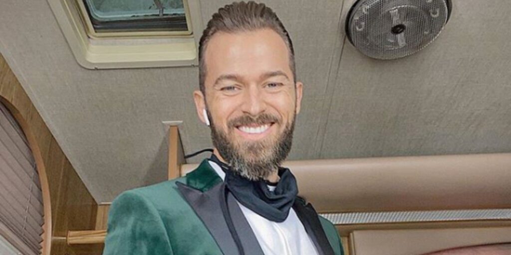 DWTS: Artem Chigvintsev Continues To Fight Pneumonia After Leaving Tour