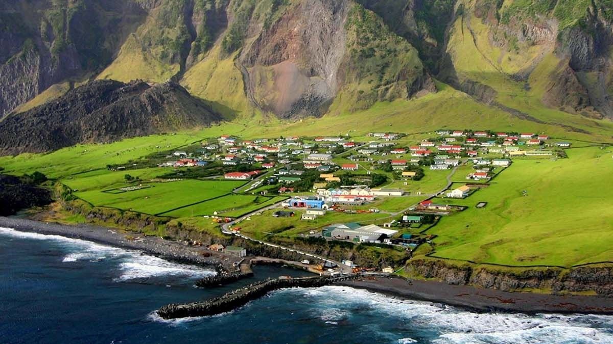 Descubre cuáles son las 5 islas habitadas más remotas del mundo