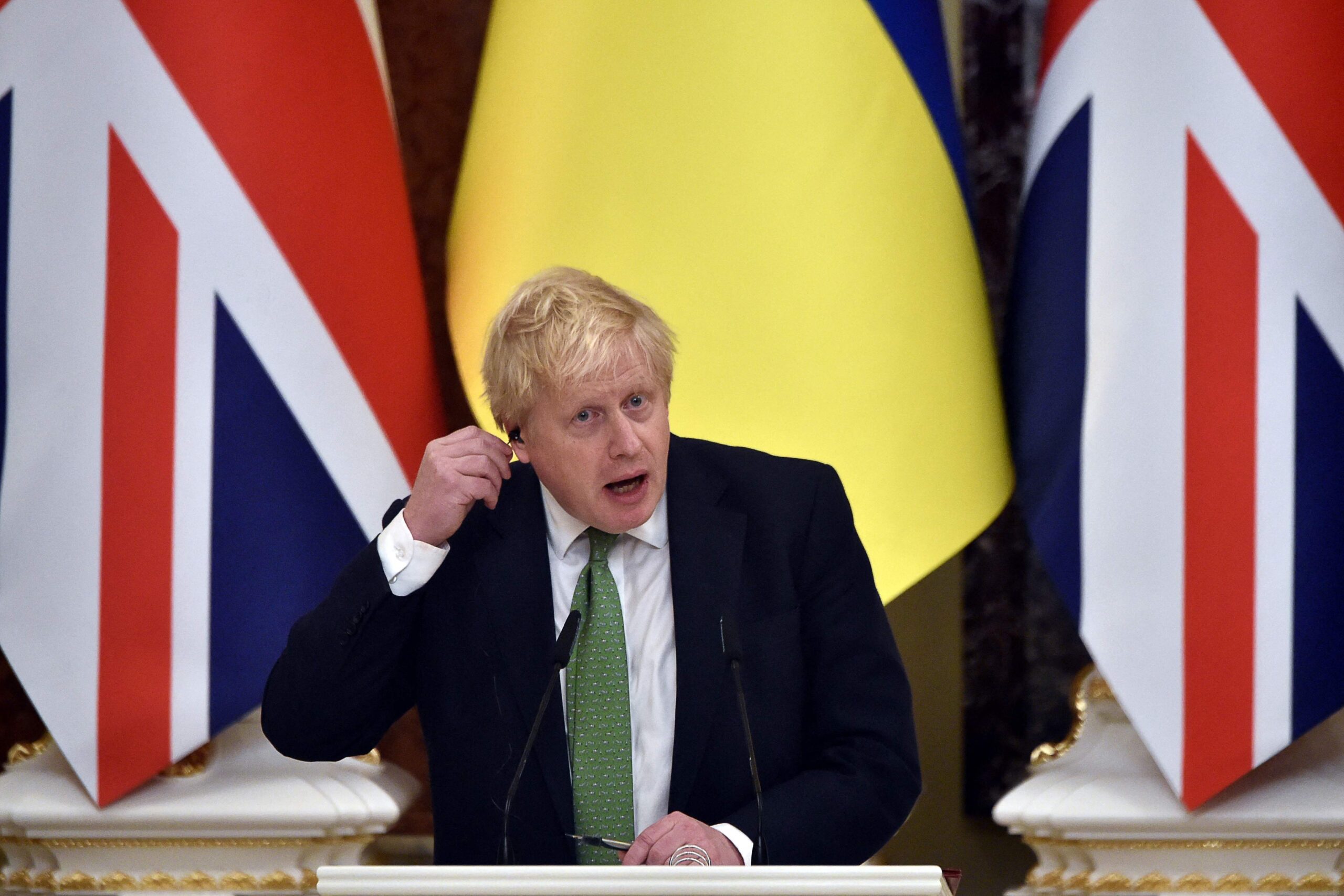 Dos nuevas fiestas durante el confinamiento acorralan a Boris Johnson