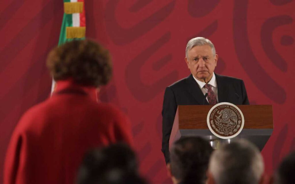 Dresser rechaza ser espía de EU y afirma que AMLO reveló su plan militar al embajador Garza