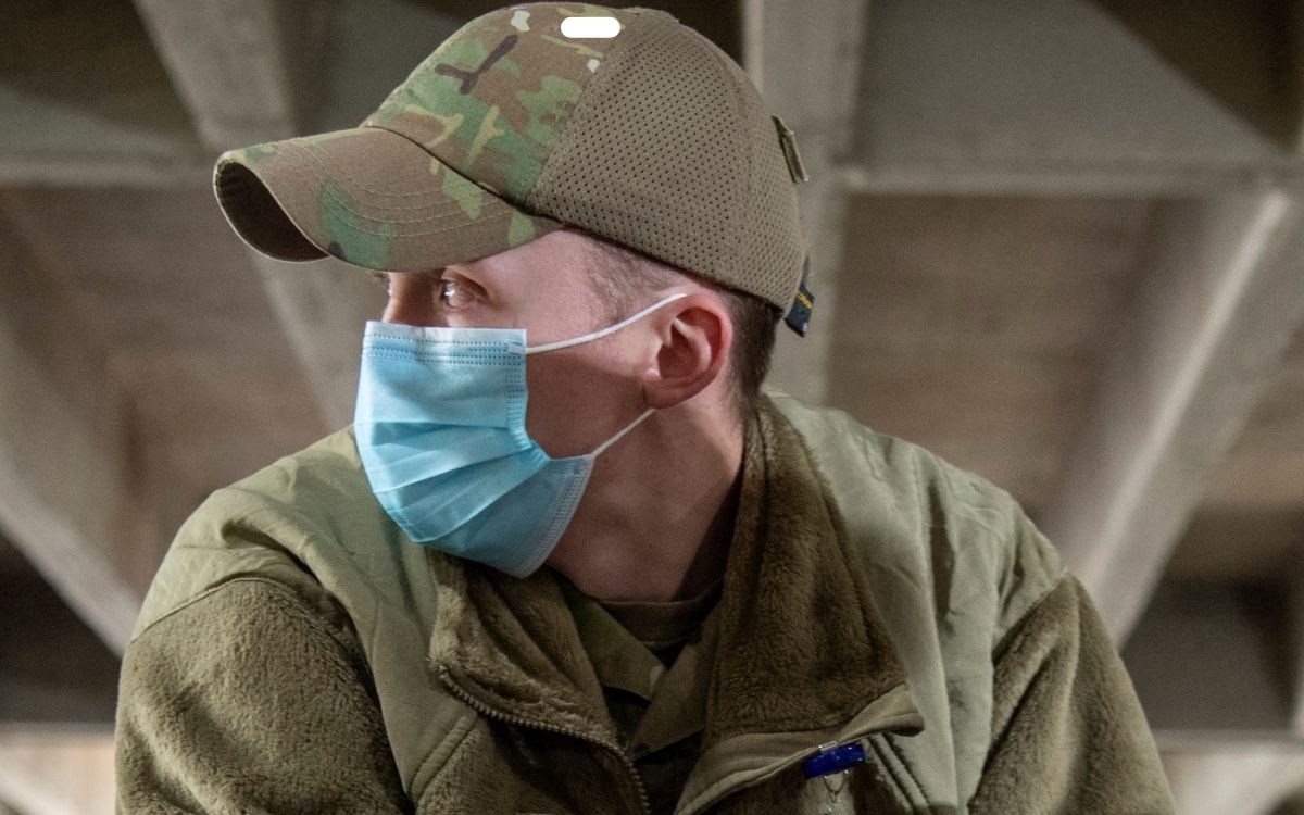 EU: darán de baja a soldados que no están vacunados contra Covid-19