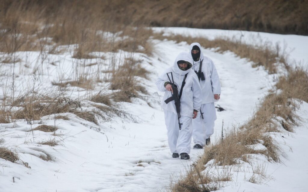 EU y la OTAN aseguran que Rusia está juntando más tropas cerca de Ucrania, no retirándolas