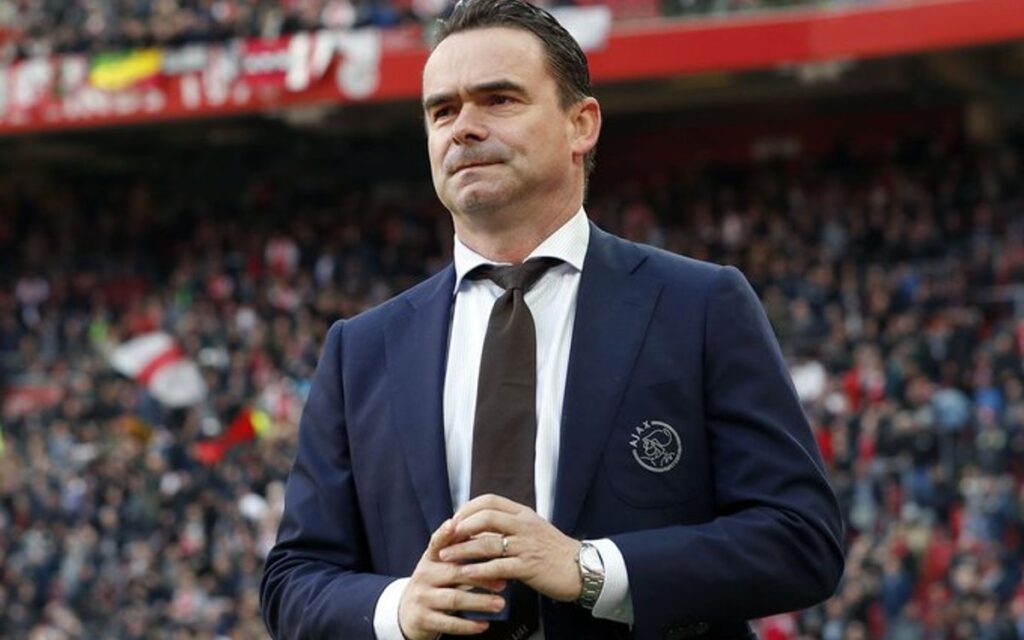 Echa Ajax a Marc Overmars por acosar a las trabajadoras | Tuit