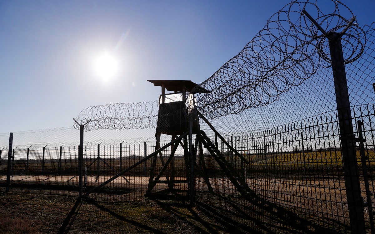 Ecuador reabre la frontera con Perú