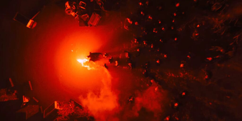 El póster de The Batman Fan adapta una impresionante toma de tráiler con un sutil símbolo de murciélago