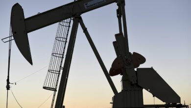 El precio del petróleo se dispara por ataque de Rusia a Ucrania; supera los 100 dólares por barril
