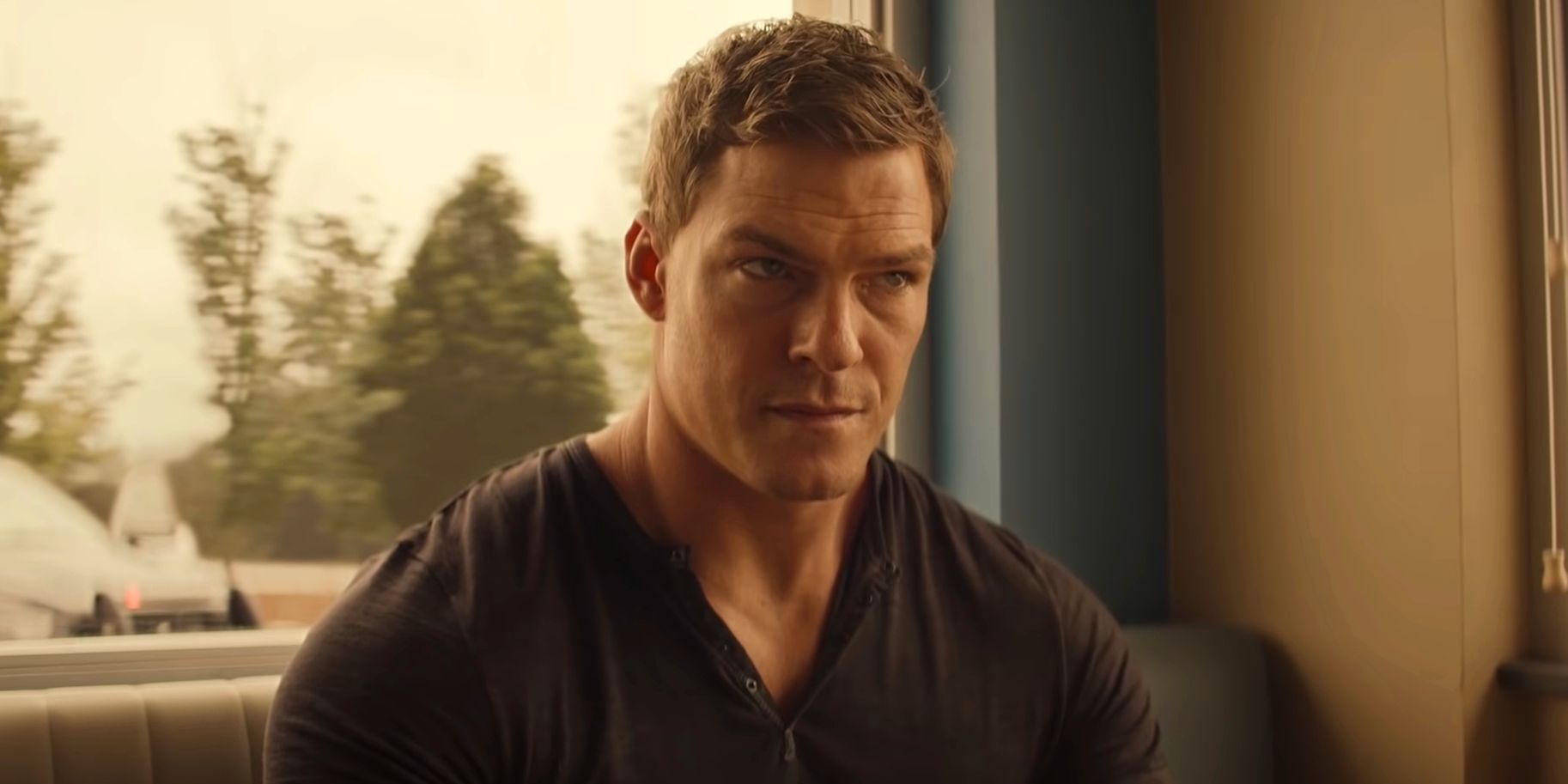 El showrunner de la temporada 2 de Reacher analiza qué libro podría seguir el programa