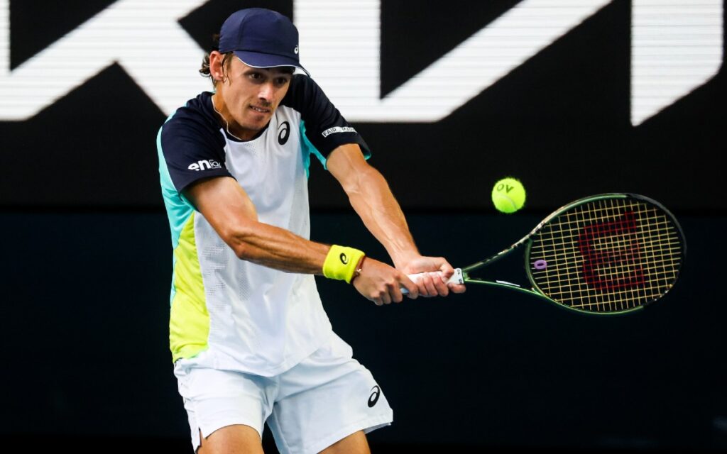 El tenista Álex de Miñaur, investigado por comprar pasaporte de Covid-19 falsificado | Tuit