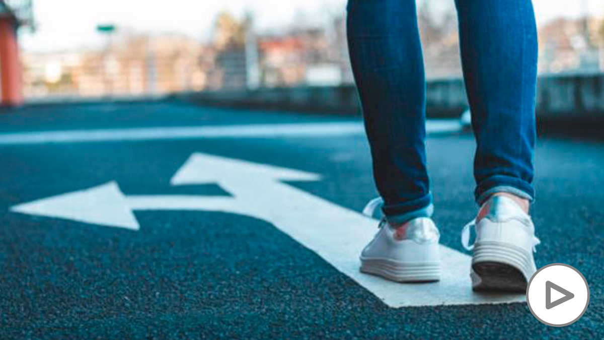 El truco definitivo para arreglar el bajo de los vaqueros