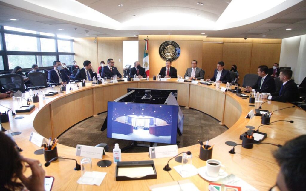 Empresas faltan al parlamento abierto sobre Reforma Eléctrica; CCE reitera interés en participar