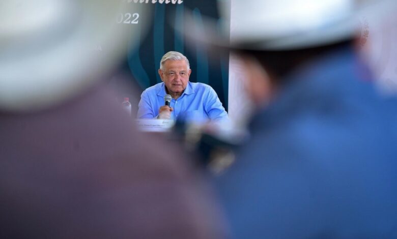 'Es bueno el debate, eso es la democracia': AMLO tras reacciones por mostrar presunto sueldo de Loret de Mola
