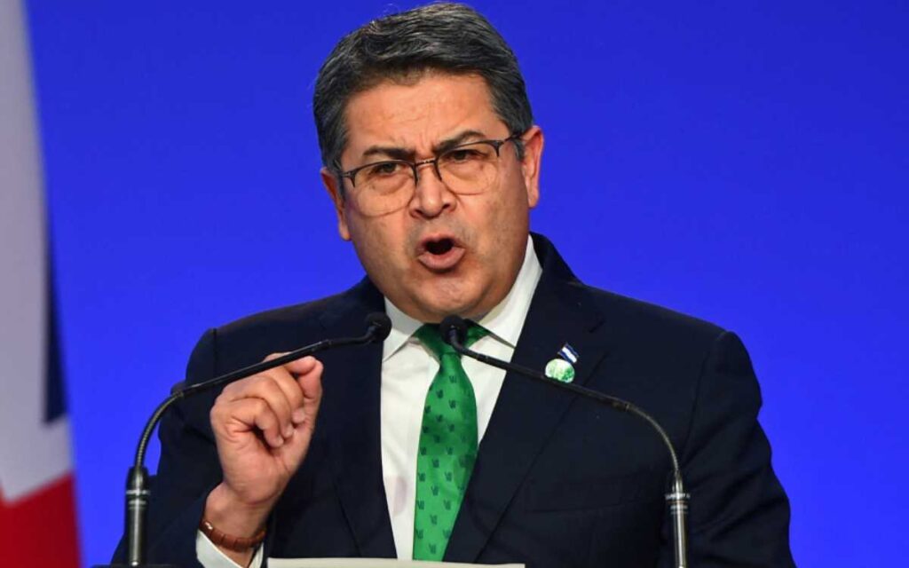 Estados Unidos solicita la captura del expresidente de Honduras