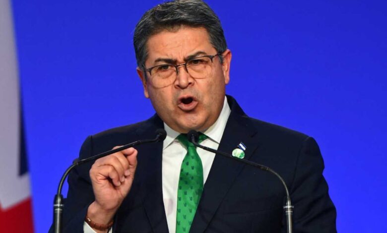 Estados Unidos solicita la captura del expresidente de Honduras