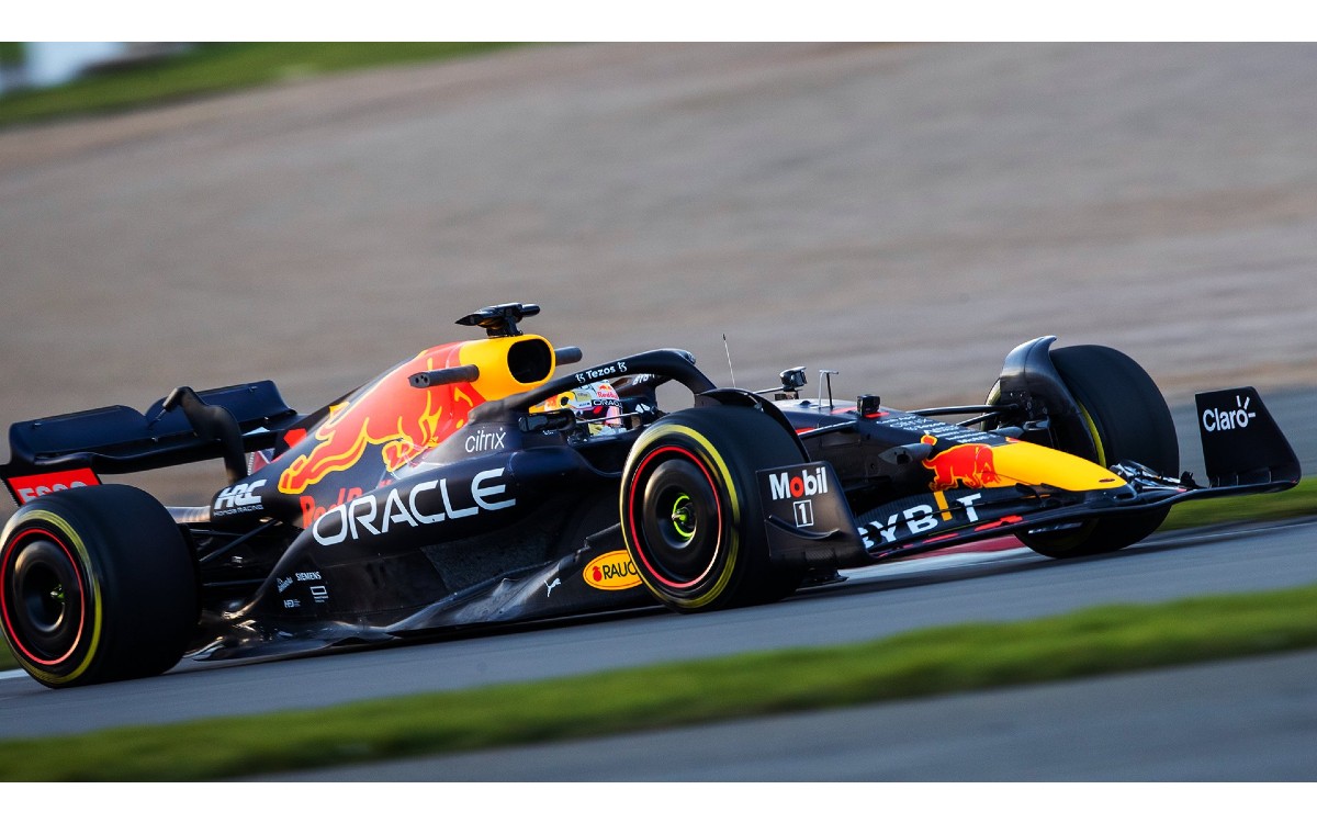 F1: Estrena Max Verstappen el RB18 en Barcelona | Video