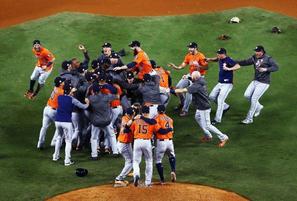 Facebook ha firmado un acuerdo para transmitir 25 juegos de la MLB por la tarde