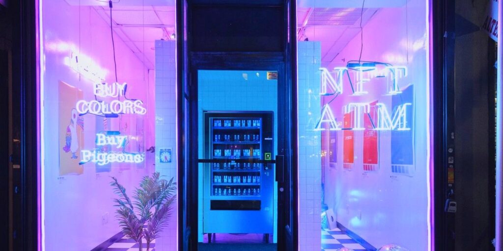 Finalmente hay una máquina expendedora que vende NFT